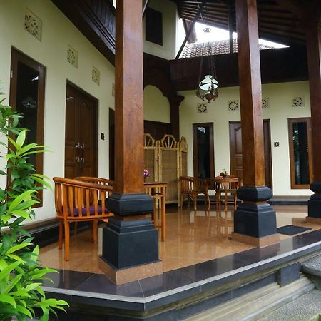 Loka Sari Guest House And Spa Ubud  Exterior photo