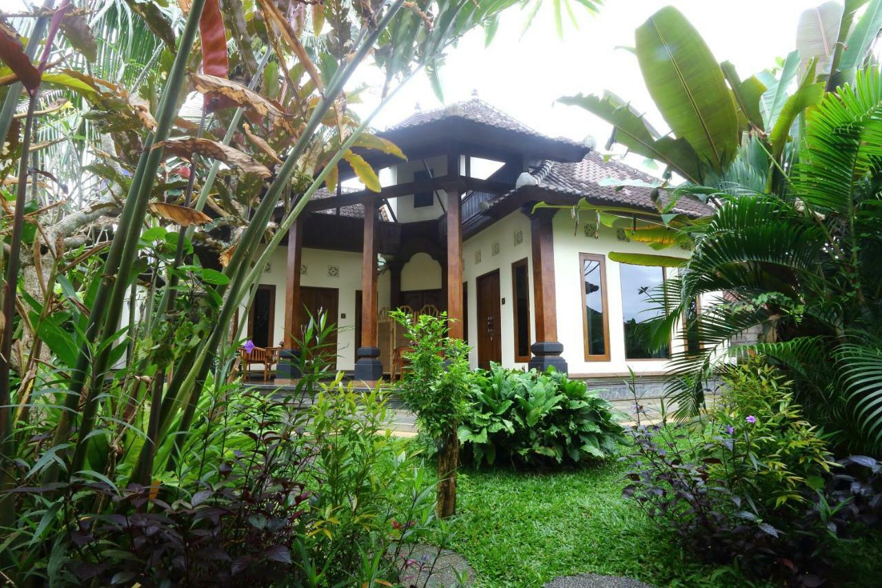 Loka Sari Guest House And Spa Ubud  Exterior photo